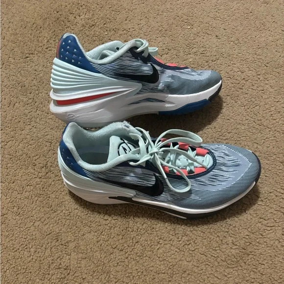 Nike women’s basketball shoes - Picture 5 of 5